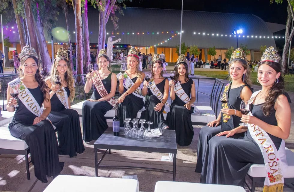 Brindis de las reinas 
de la Vendimia 2024 en San Martín.
