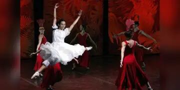 En estas vacaciones, el Ballet de la UNCuyo pone en escena una versión de “Alicia”, con una puesta de lujo dirigida por Alejandro Cervera. 