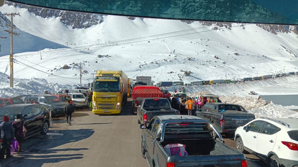 Nieve en alta montaña: el paso a Chile estuvo 20 días cerrado (Prensa Gendarmería Nacional)