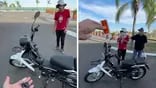 Un influencer le regaló una motocicleta a un vendedor ambulante, pero se la rechazó
