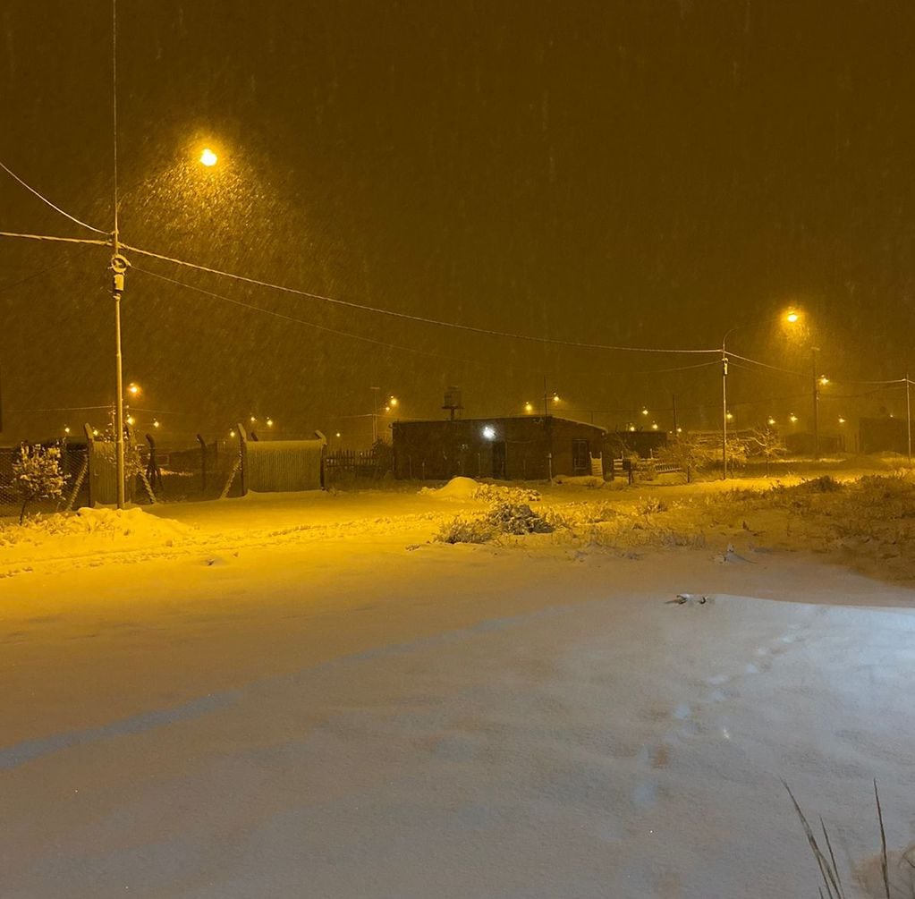 Gran cantidad de nieve en Malargüe (X @radiomitremza)