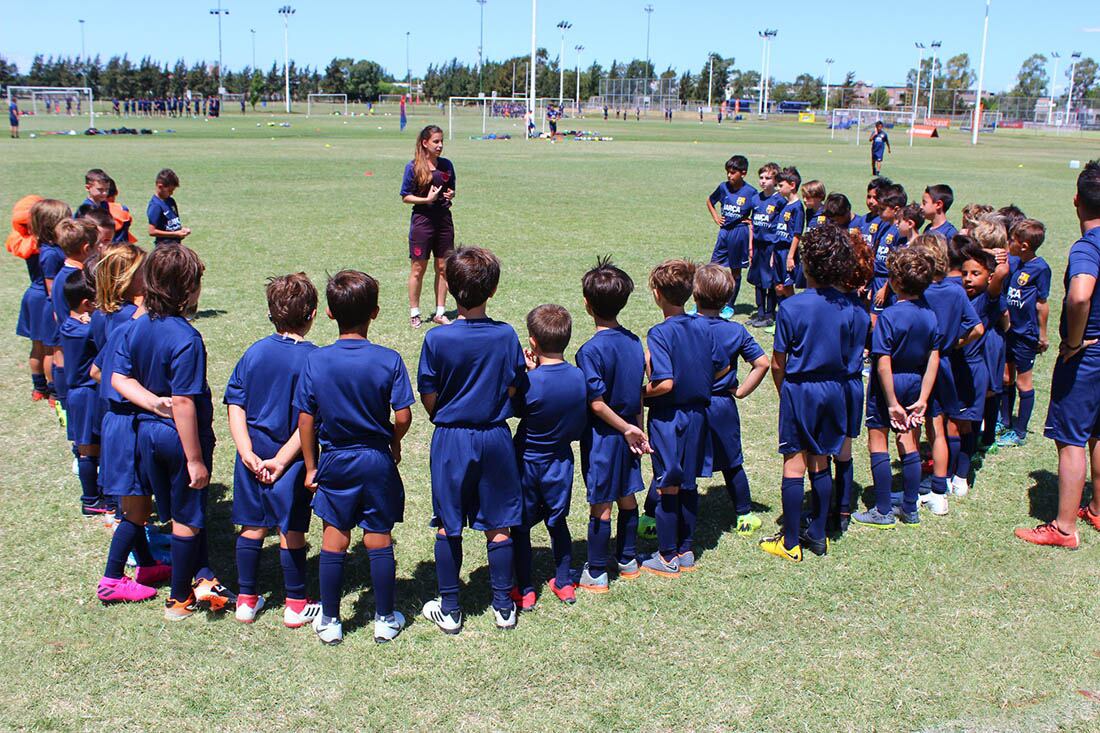 Barça Academy brindará sus conocimientos en Junín. 