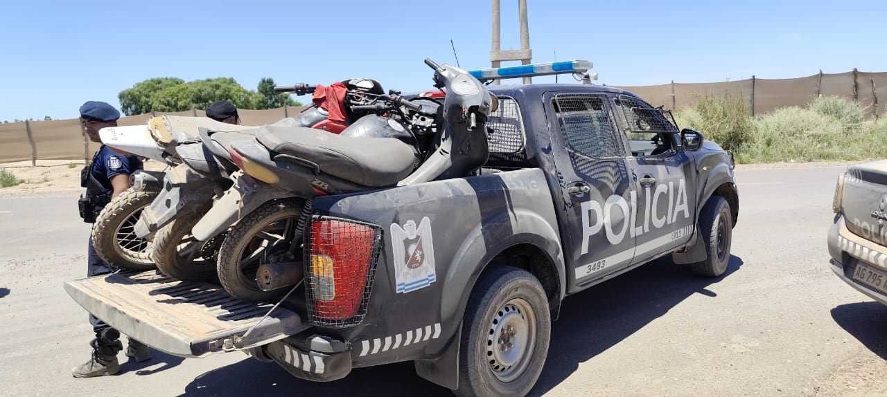 Personal policial encontró 12 motos con pedido de captura en una finca en Lavalle.