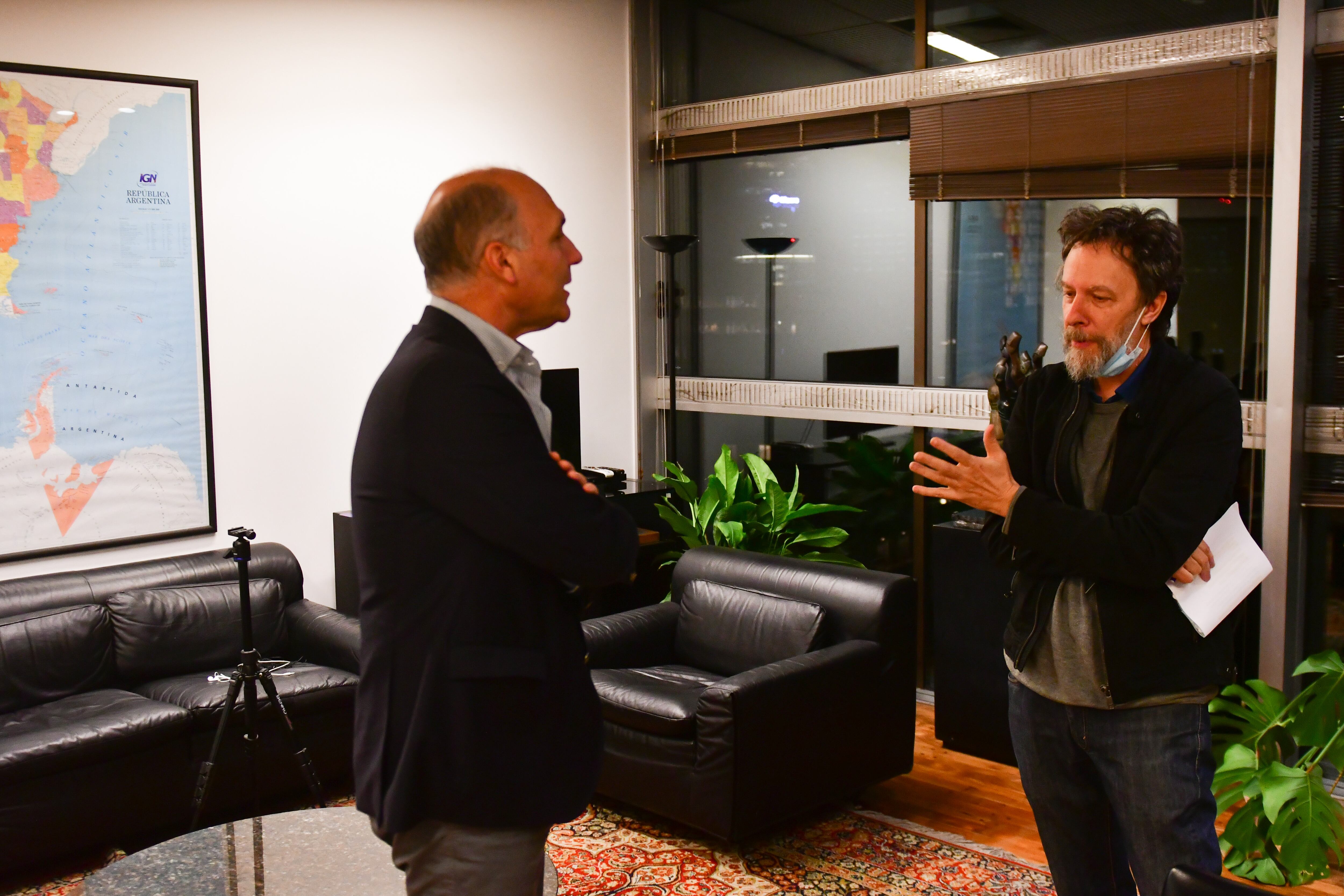 Guillermo Carmona en la sede de la Cancillería durante una entrevista por el especial Malvinas. Foto Federico López Claro. 