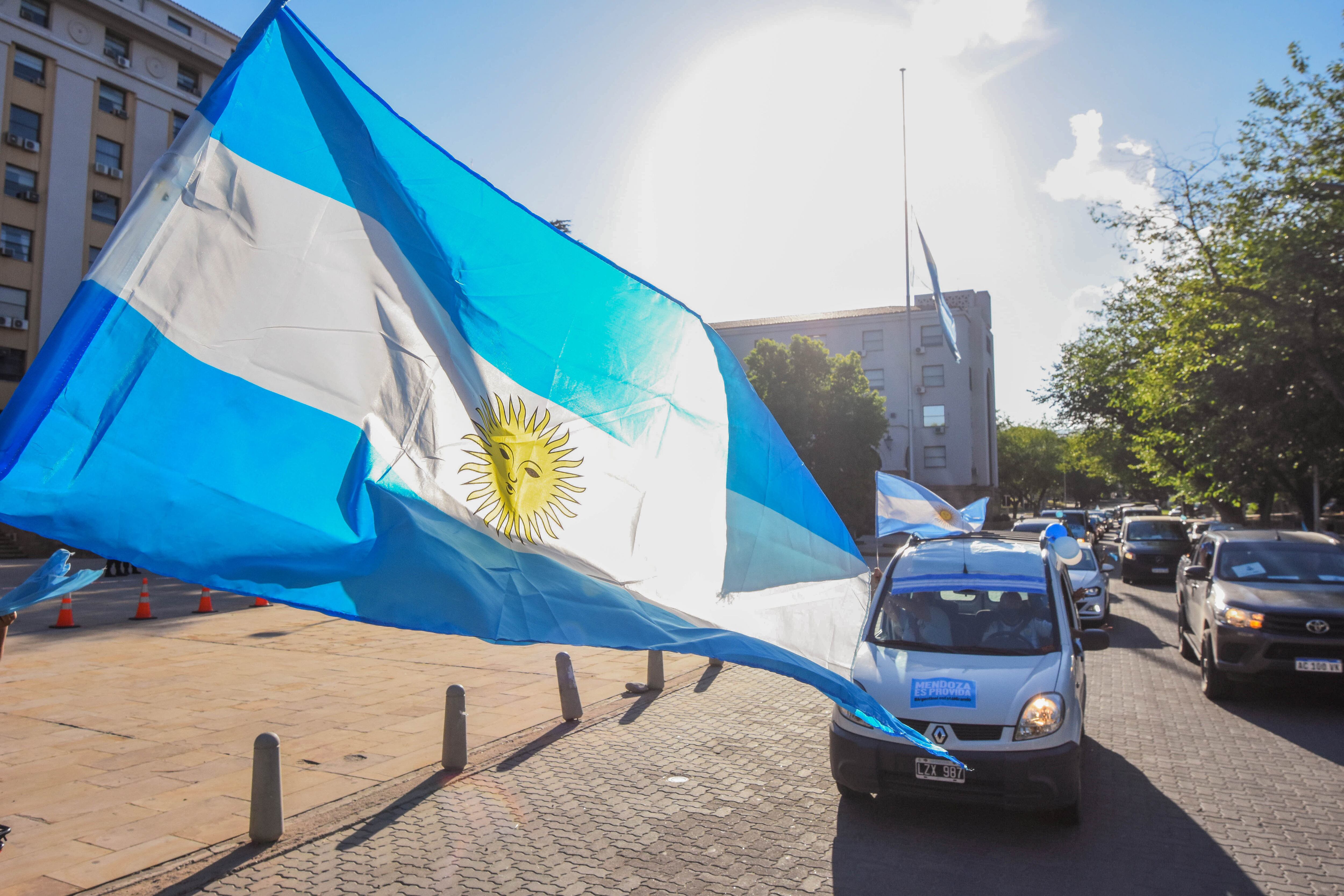 Marcha pro vida, en contra del tratamiento de una ley que garantiza el aborto seguro, legal y gratuito en Argentina.