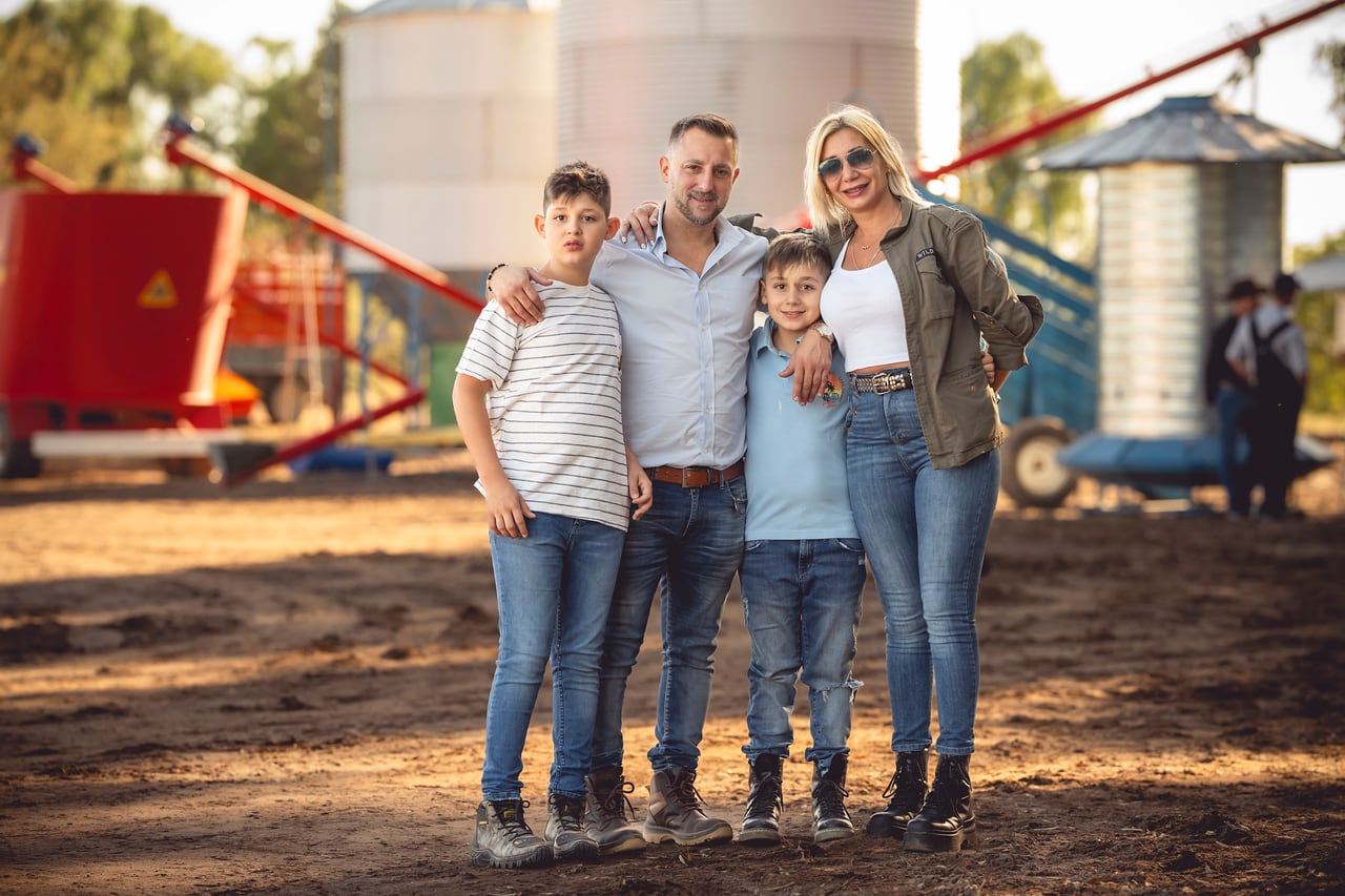 Aleandro Fiscalini junto a su familia.