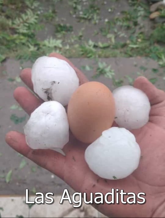 Granizo de gran tamaño cayó en la localidad de Las Aguaditas.