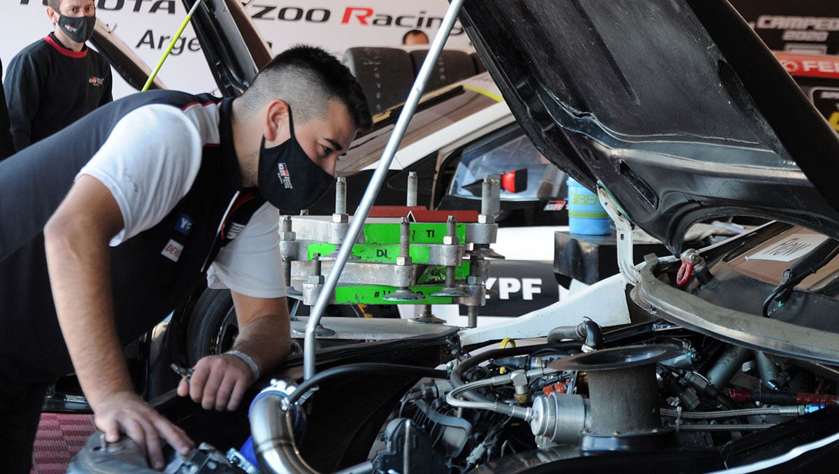 Los motores del Súper TC2000 en el ojo de la tormenta