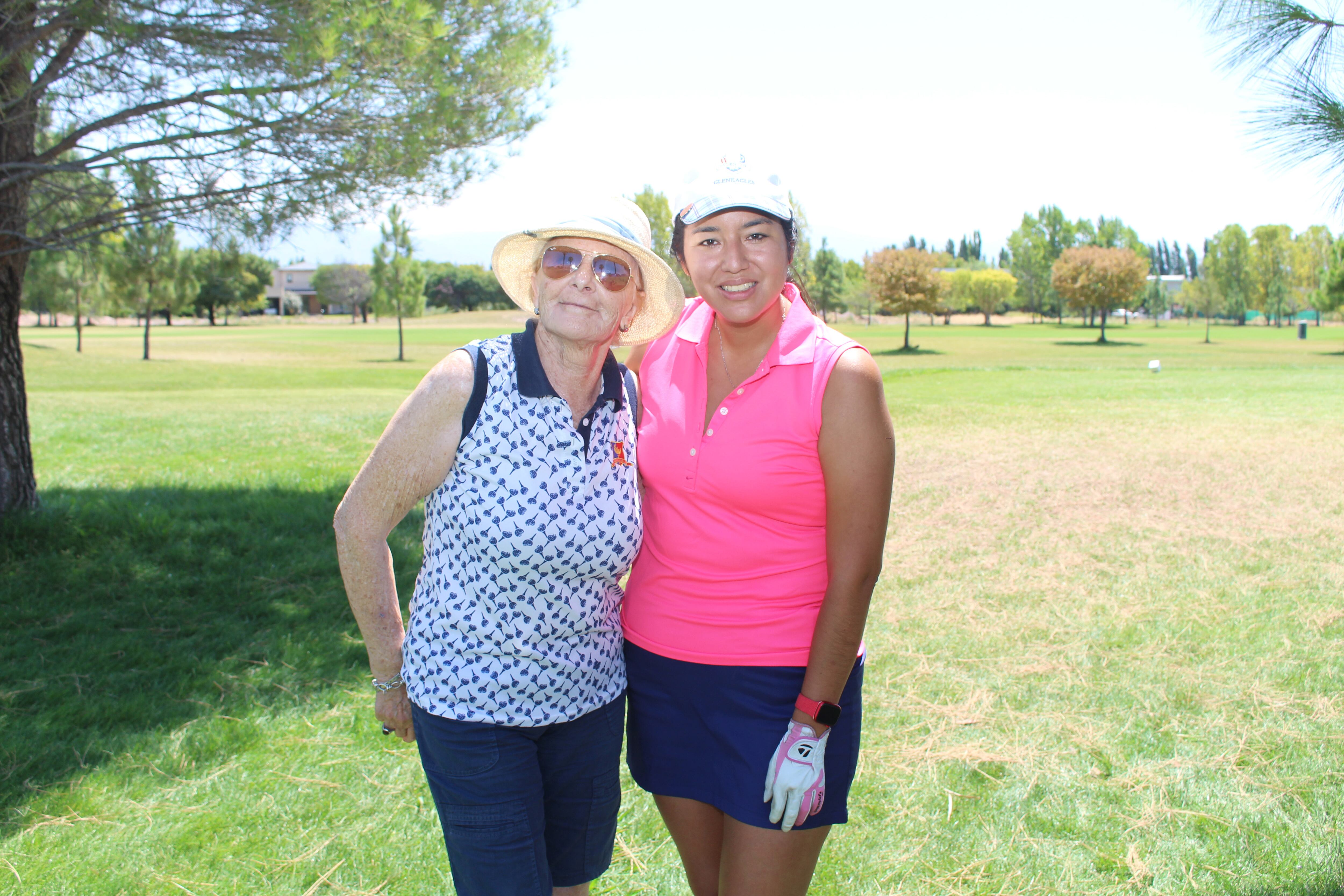 Adriana Magis y Sofía Calad