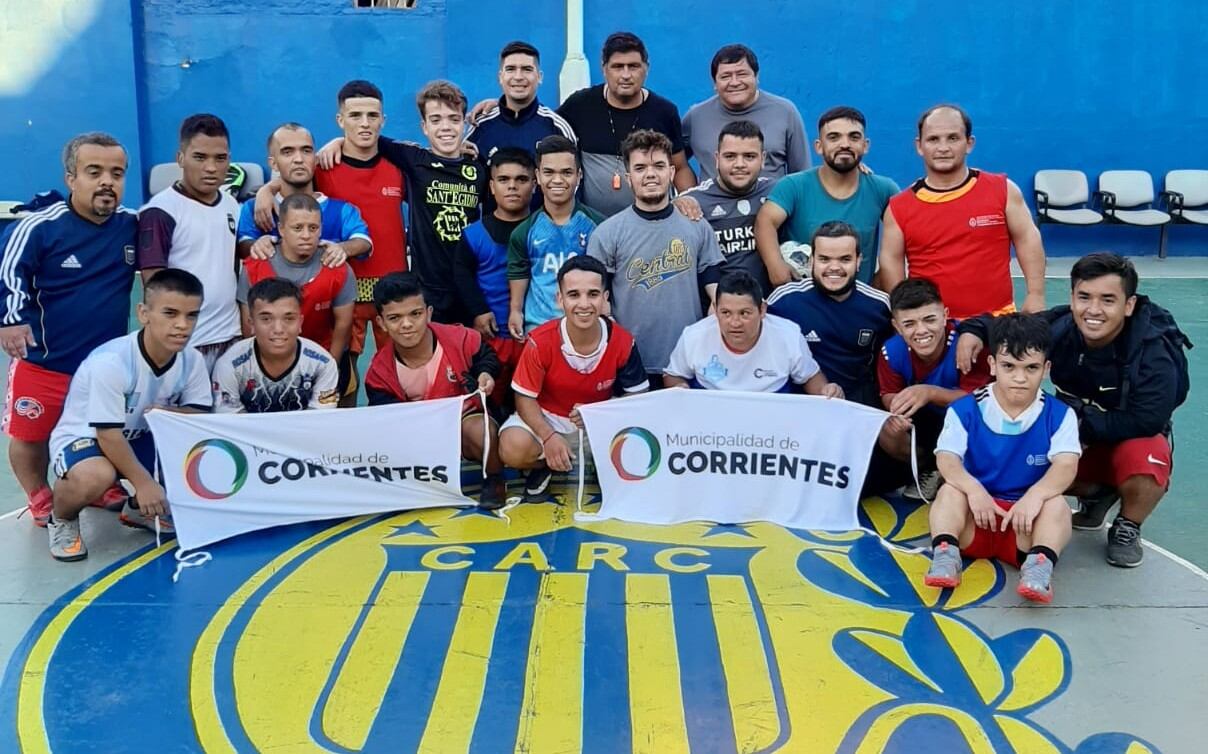 Claudio reconoció que al principio le costó adaptarse a jugar con chicos de talla baja, pero lo logró y hoy es uno de los convocados / Gentileza.