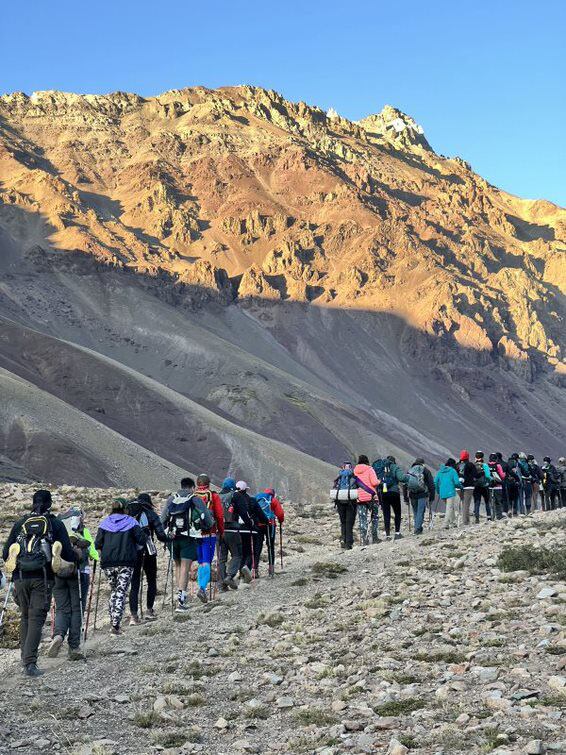 Eduardo Molina  junto a un grupo de oncólogos realizaron una expedición al Valle de las Lágrimas. | Foto: gentileza