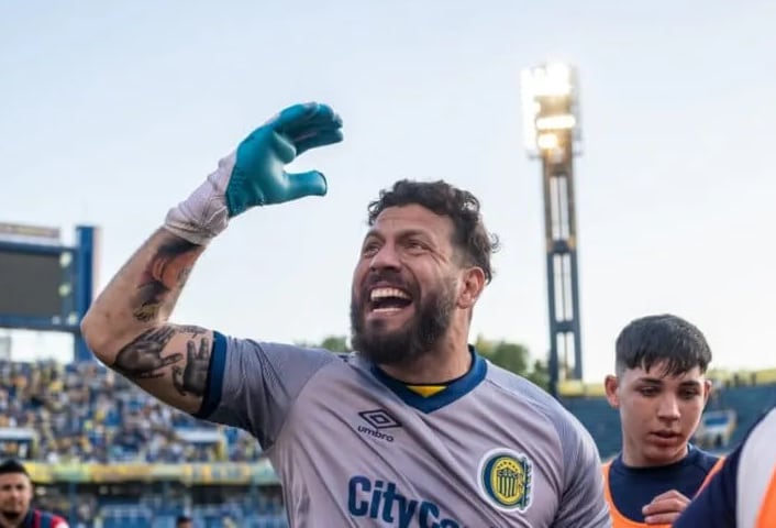 “Fatura” Broun, el arquero que se animó a desafiar al “Dibu” Martínez y va por un récord en el fútbol argentino. Foto: Archivo