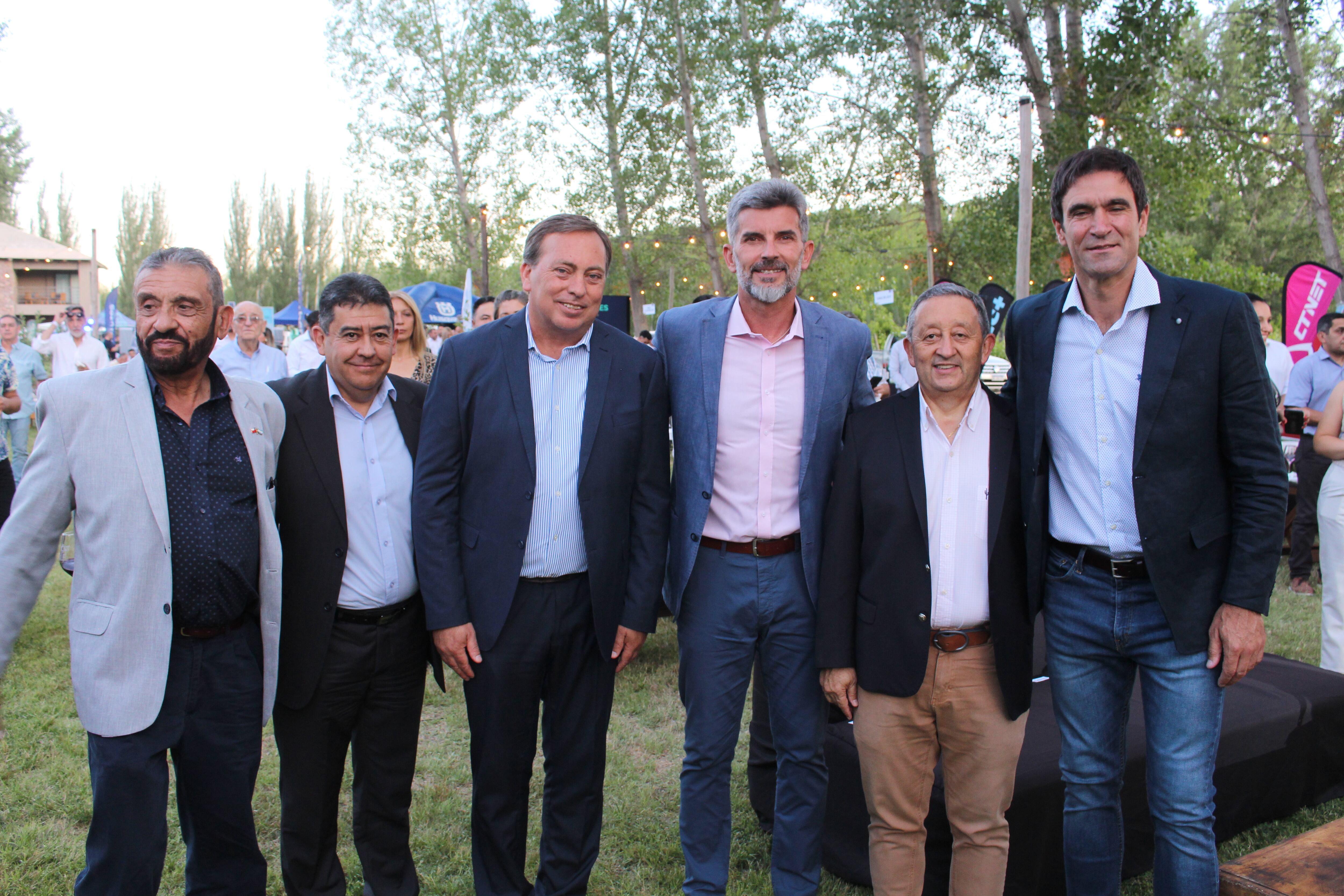 Floridor Gonzalez, Juan José Narambuena, Martín Aveiro, Uliano Suarez, Celso Jaque y Emir Andraos. Foto: Gentileza.