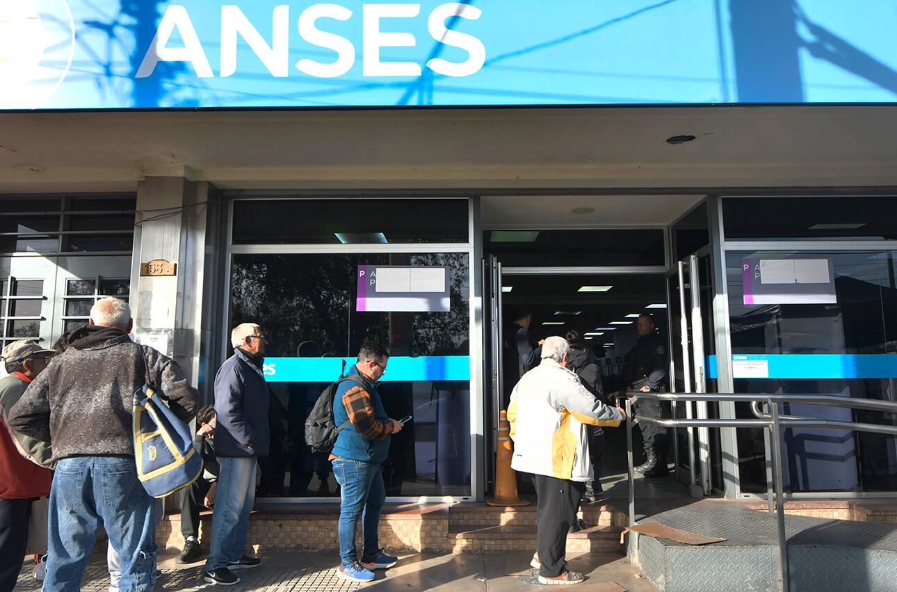 Para recibir el bono de refuerzo no hace falta que hagan un trámite en Anses. 
Foto: Orlando Pelichotti
