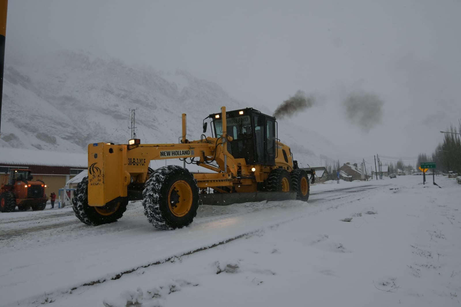 Continua el paso a Chile cerrado por las intensas nevadas. Foto: Ignacio Blanco / Los Andes 