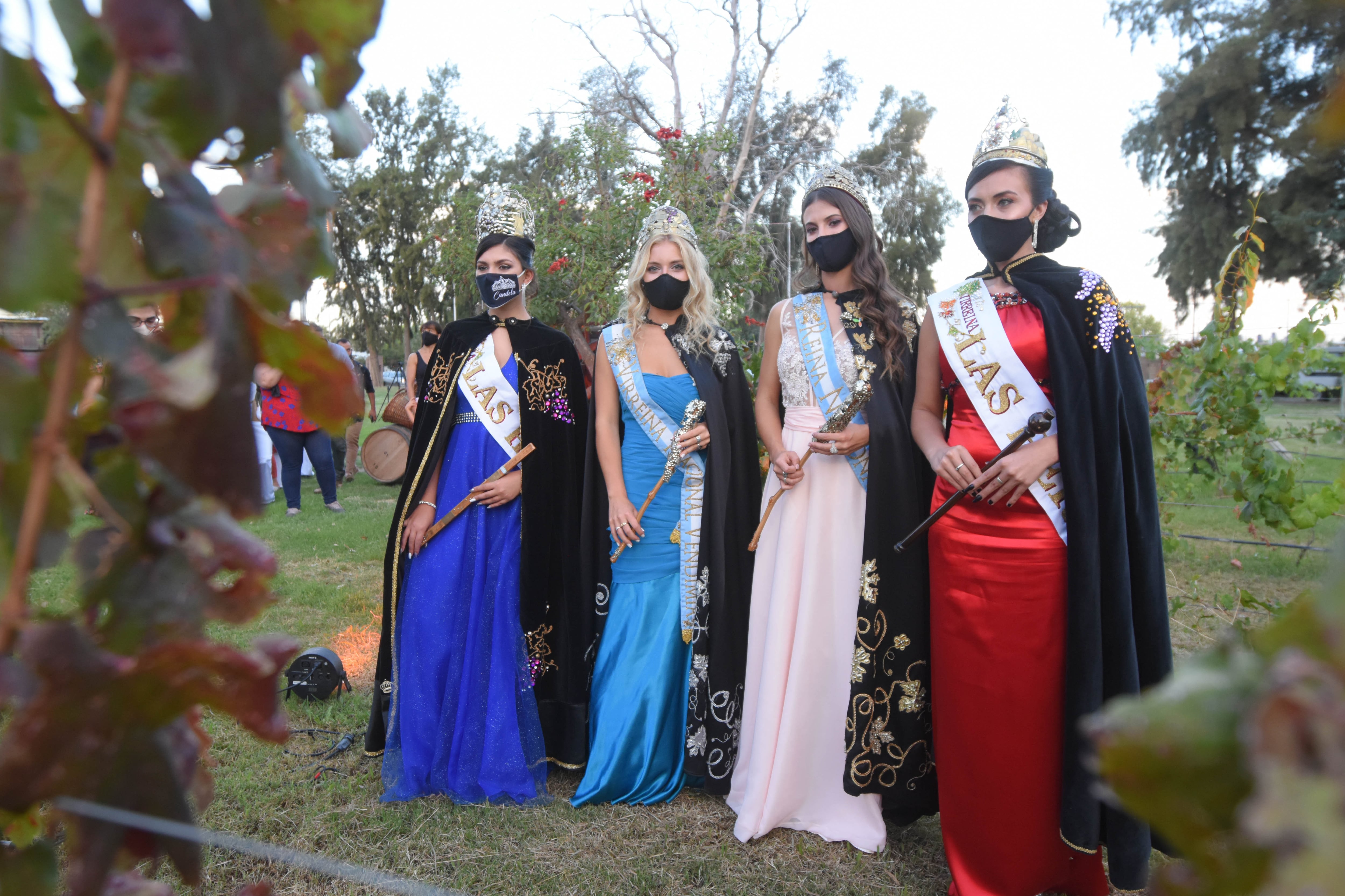 Vendimia Las Heras virtual
Se realizó la primer Vendimia departamental, fué en el departamento de Las Heras y se realizó virtual en el campo histórico. Foto: José Gutiérrez / Los Andes.