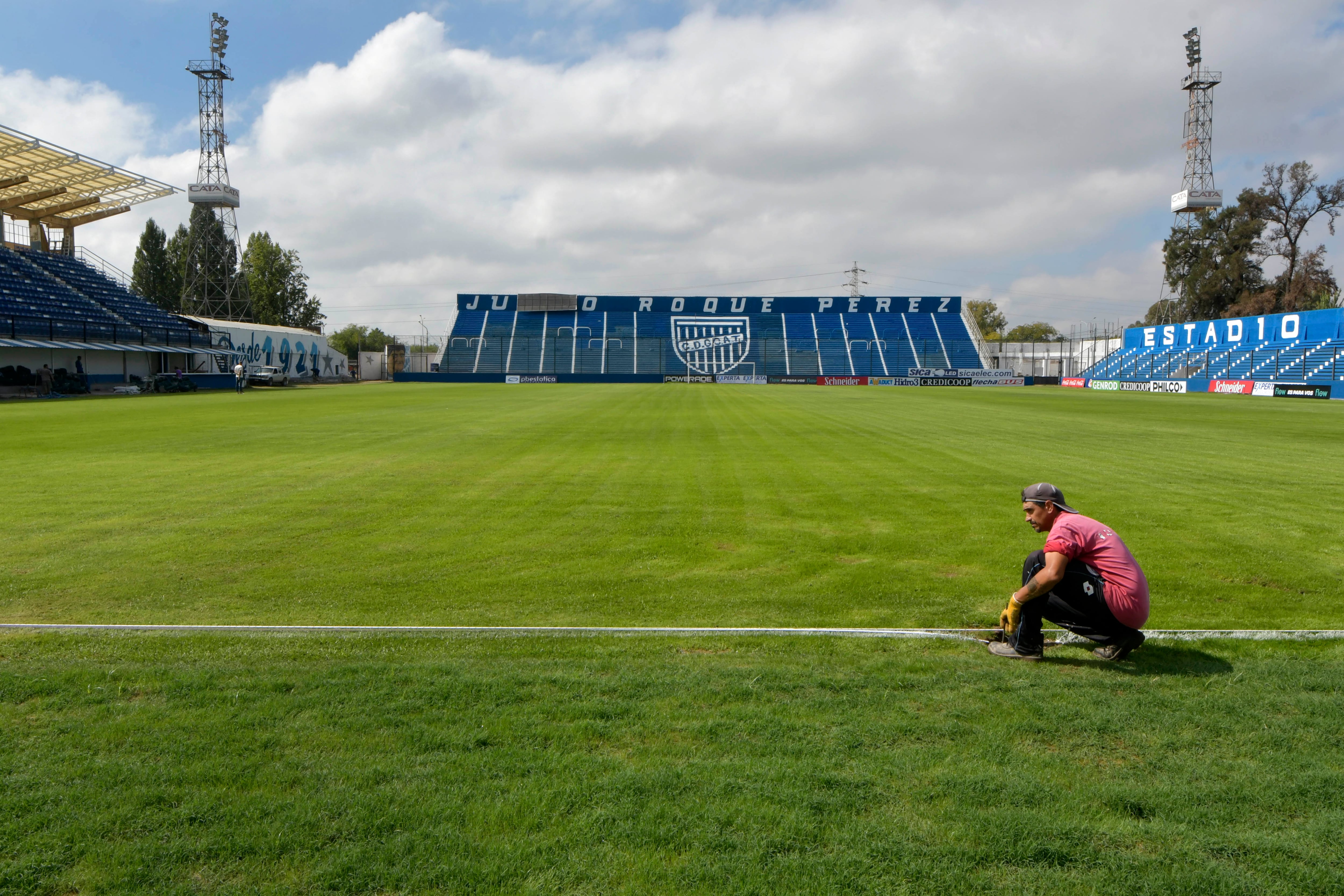 Terreno más amplio. El campo de juego tiene las mismas medidas que las del Malvinas Argentinas: 105 x 68 mts. Foto: Orlando Pelichotti/ Los Andes 
