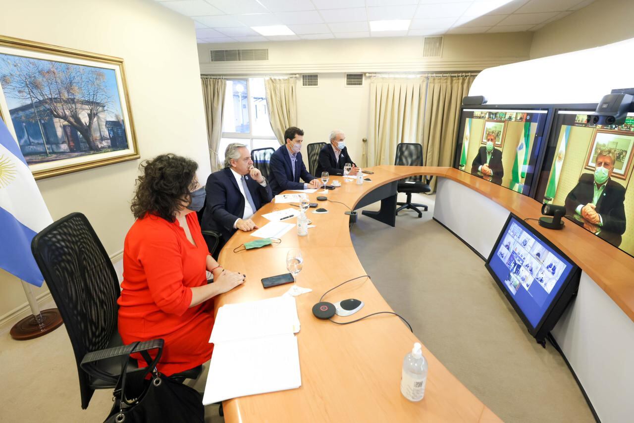 Reunión del presidente Alberto Fernández por videoconferencia con gobernadores provinciales, para evaluar nuevas restricciones por la pandemia. 