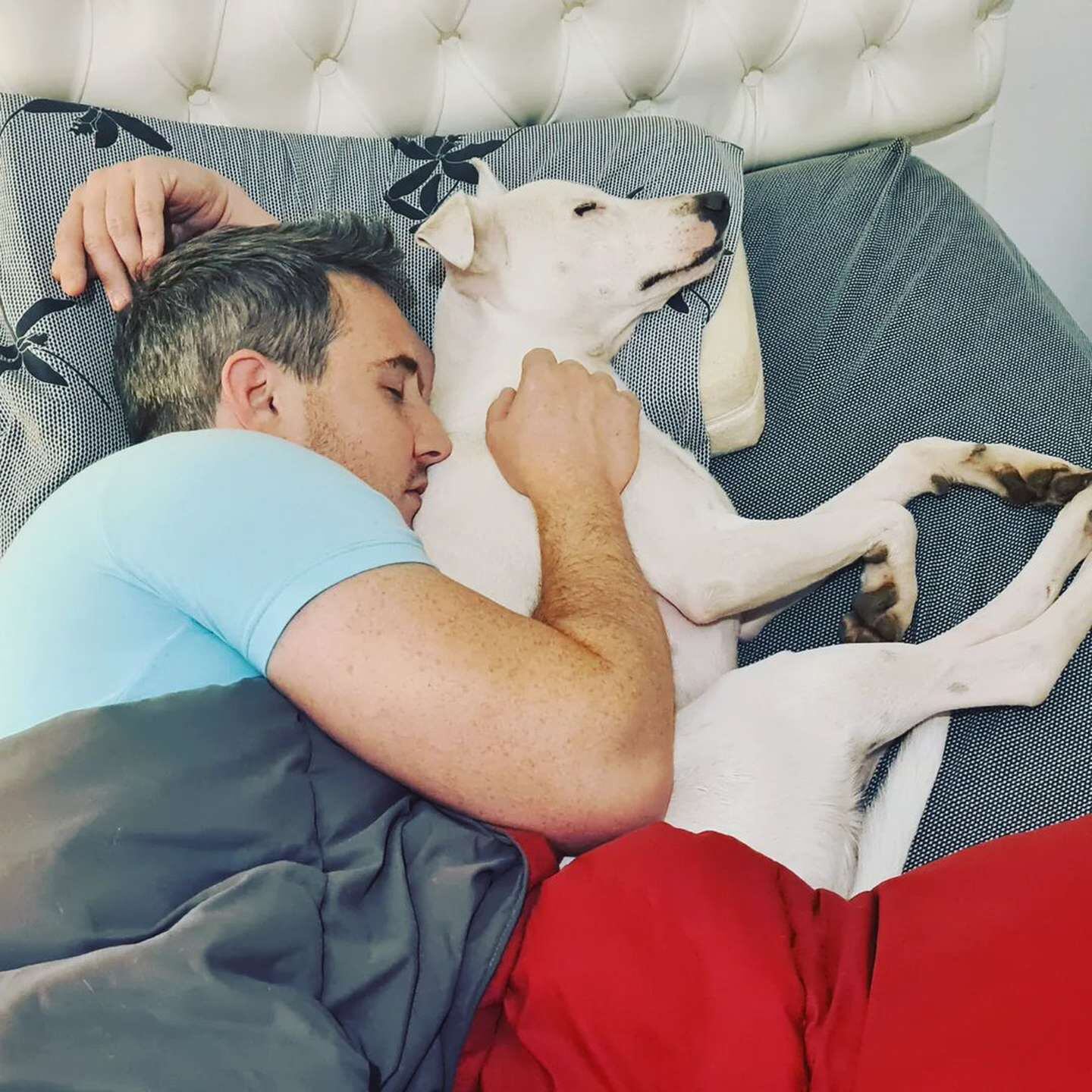 La foto que compartió Lizy de su novio y su perro