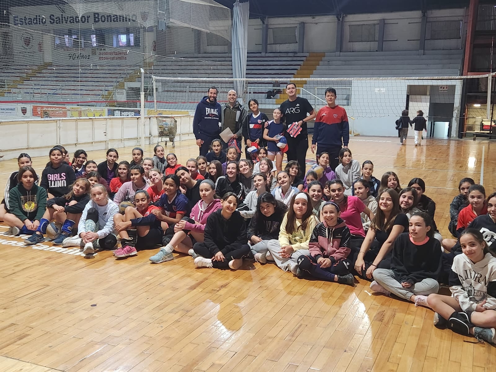 El voley de Andes Talleres es la disciplina que más ha crecido en los últimos años en cuanto a cantidad de mujeres que lo practican. Impresionante. / Gentileza.