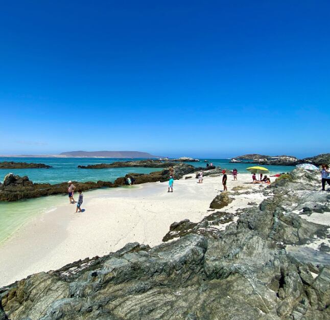 Arenas blancas y aguas cristalinas: cómo llegar a Bahía Inglesa, la paradisíaca playa chilena al norte de La Serena. Foto: Instagram @bahiainglesachile