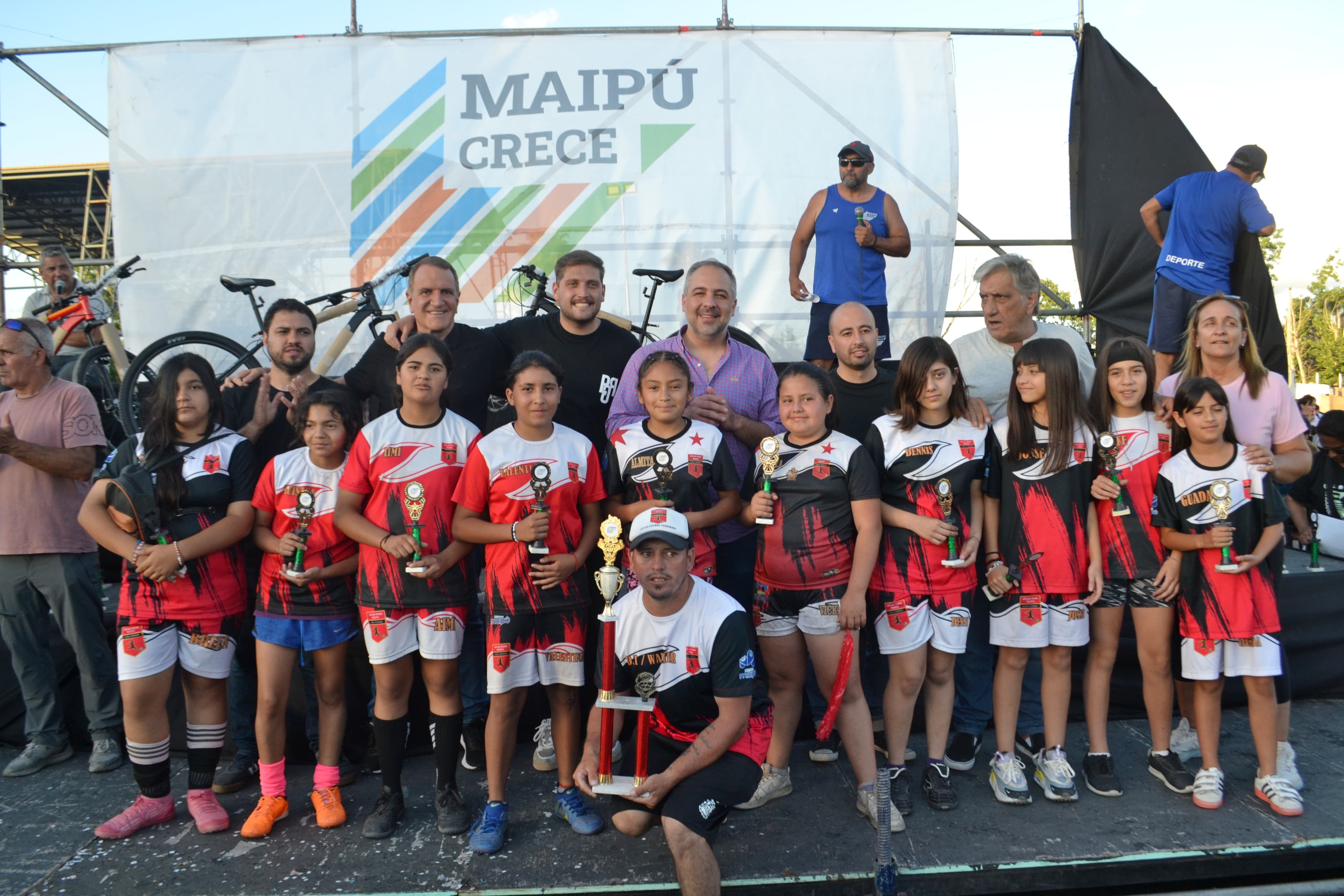 Maipú celebra el cierre de un año a puro deporte con las escuelitas de fútbol