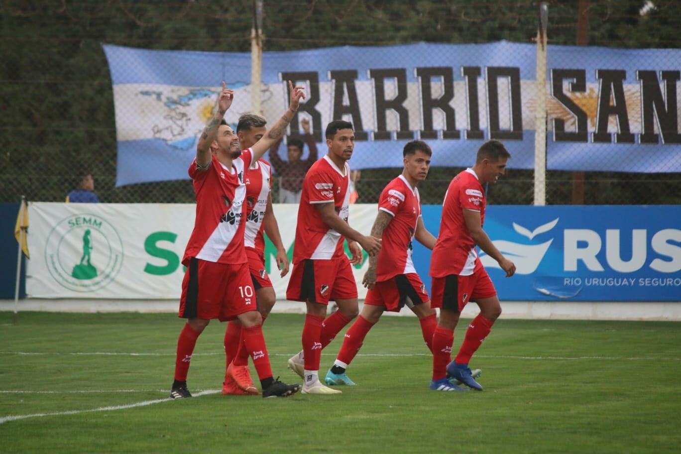 Triunfazo del Super Deport sobre Deportivo Madryn por 3-2. / Gentileza: Prensa DM.