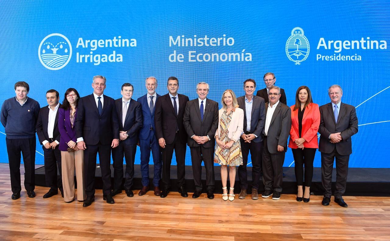 Alberto Fernández estuvo en un acto en el CCK junto a varios de sus ministros y algunos gobernadores. Foto: Presidencia