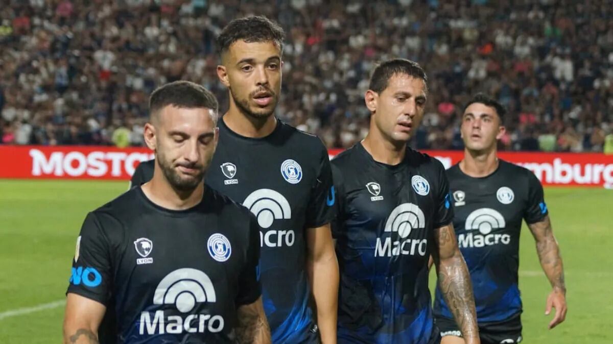 Franco Di Santo, segundo en la fila, es uno de los jugadores que no continuará bajo la conducción de Cicotello. / Gentileza.