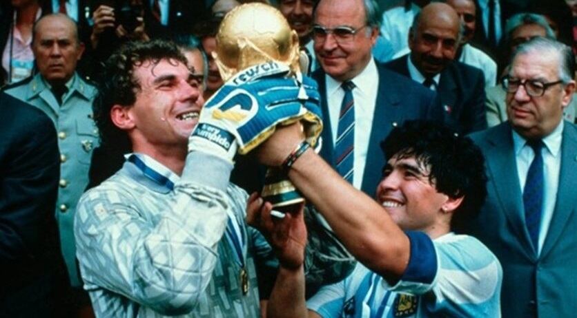 Nery Pumpido y Diego Armando Maradona salieron campeones en el Mundial de México 1986. (@dtnerypumpido)