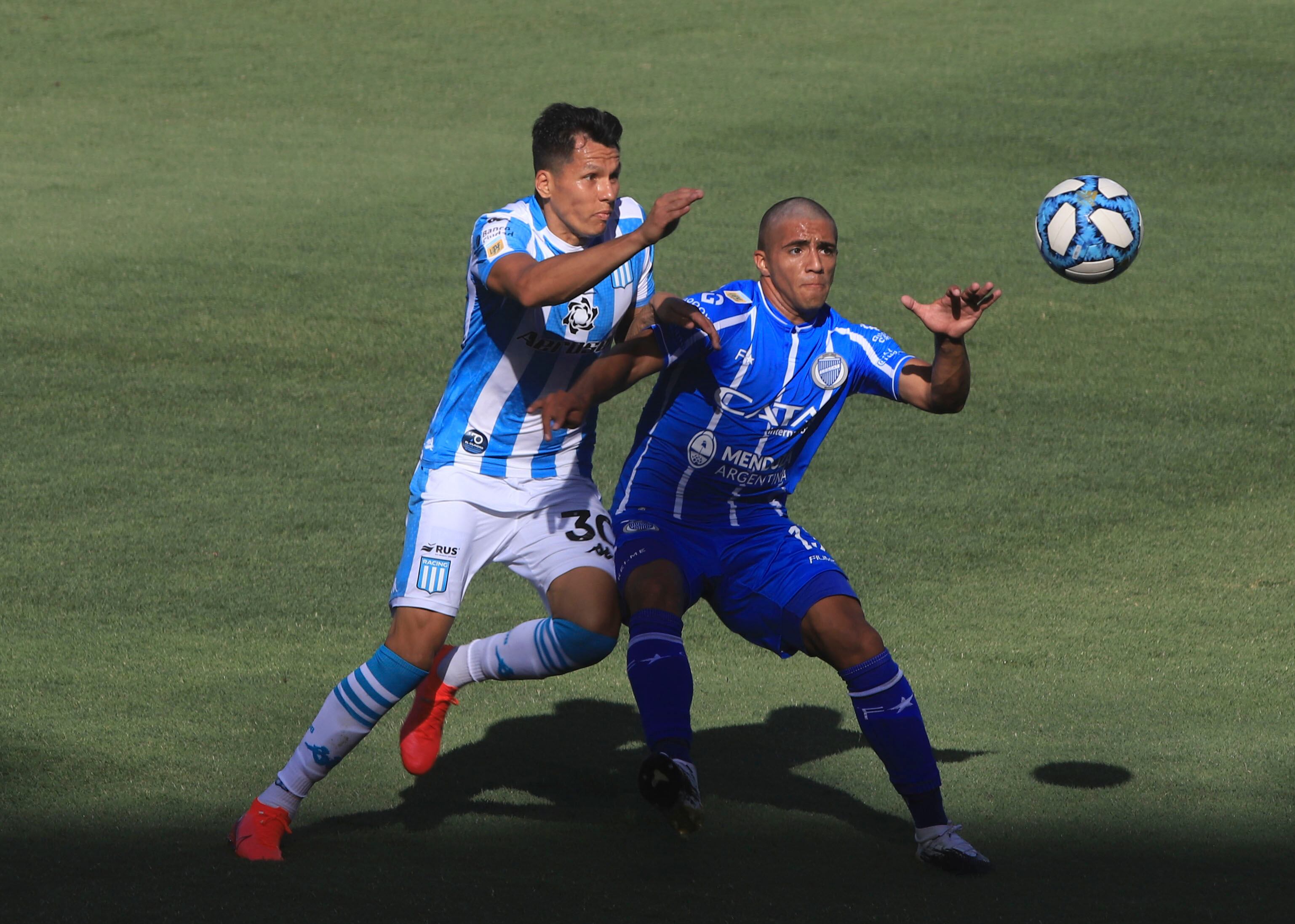 Nahuel Ulariaga festejando el gol que le convirtió a Racing en el 2020 / Prensa Club Godoy Cruz