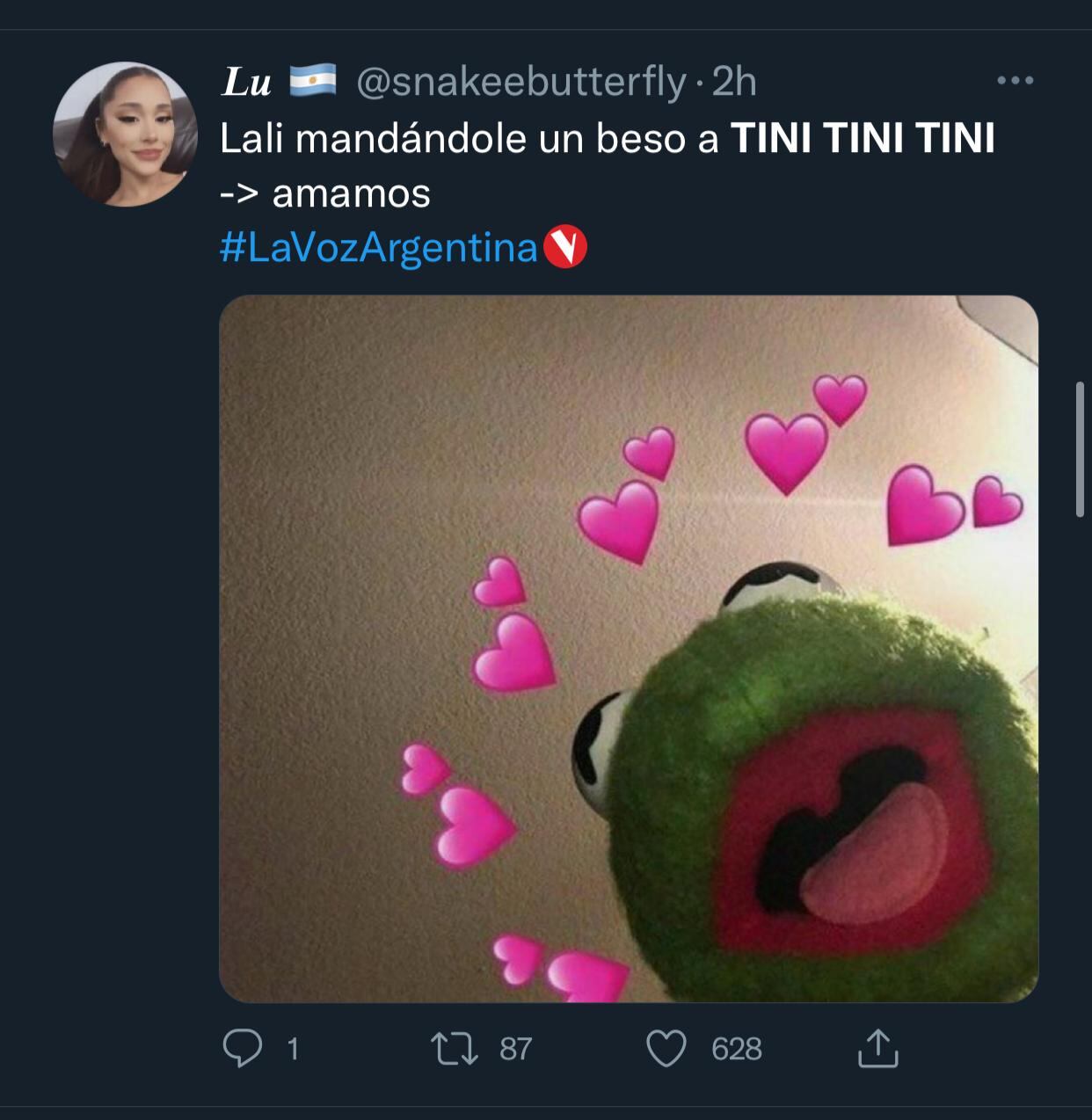 Memes del saludo de Lali a Tini.