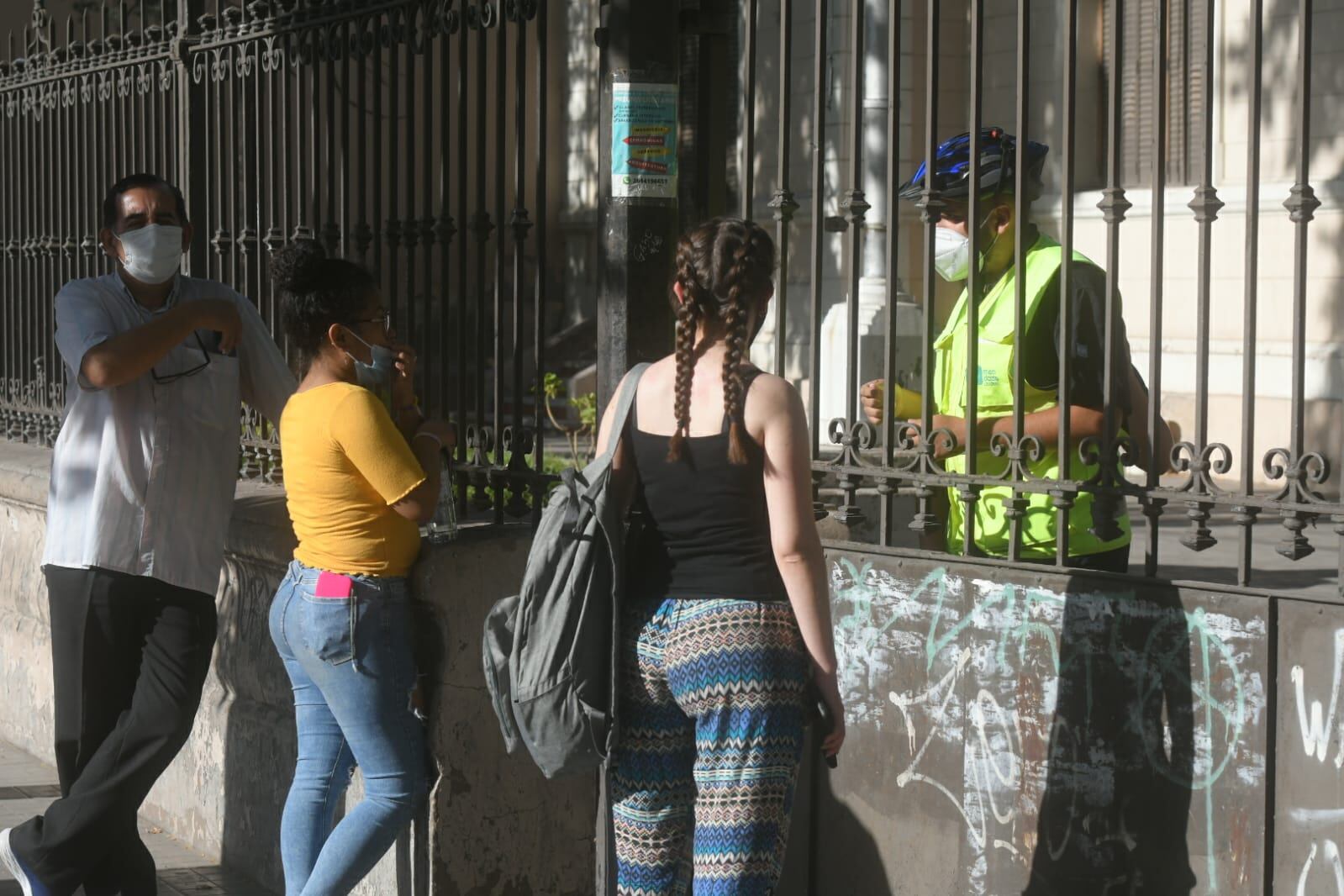 Aunque el Gobierno aumentó los centros de testeo para Covid-19, siguen las demoras. Foto: Ignacio Blanco / Los Andes.