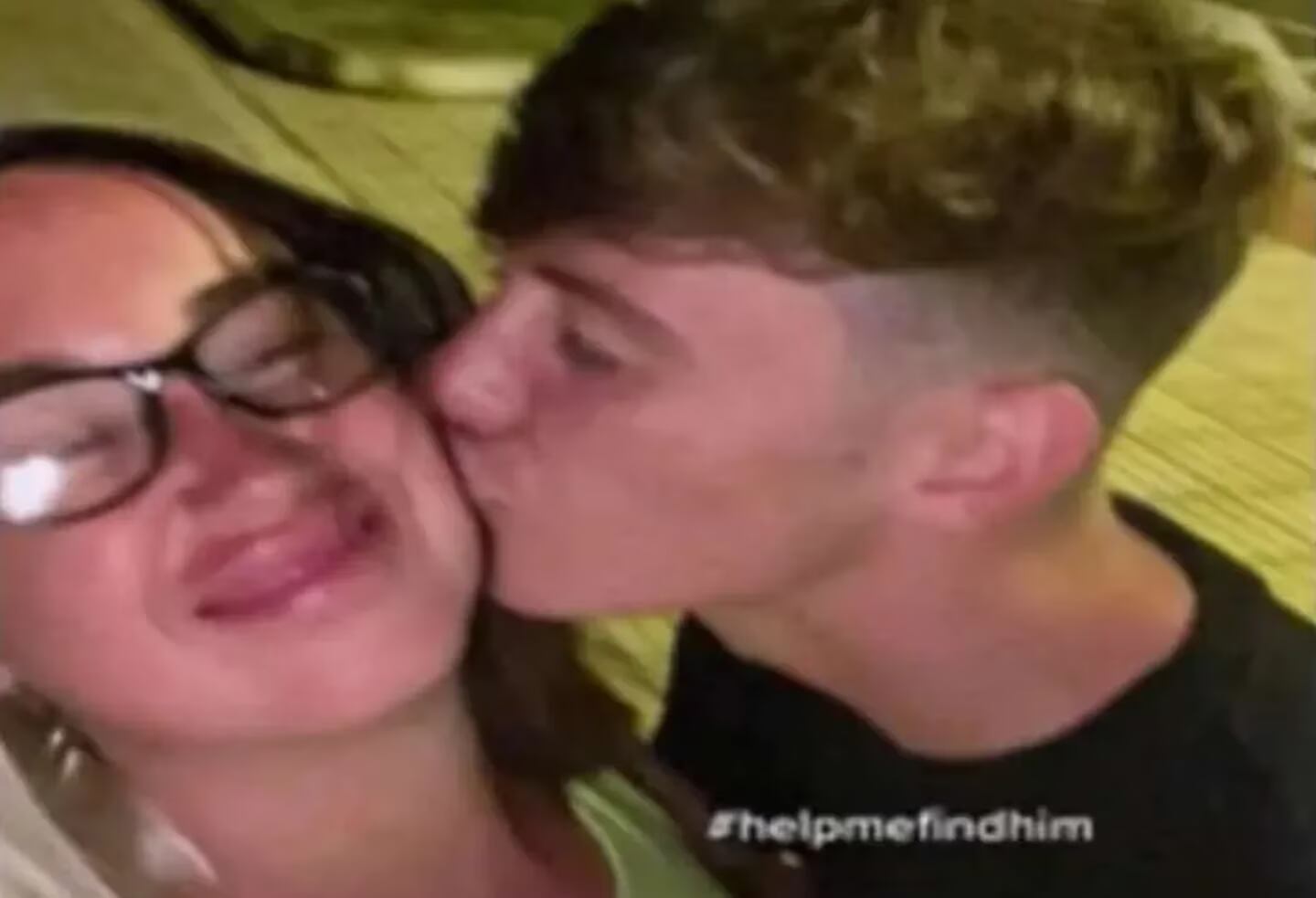 Sarah-Jayne Snow busca al joven de 19 años con quien mantuvo relaciones sexuales en España en agosto del año pasado.