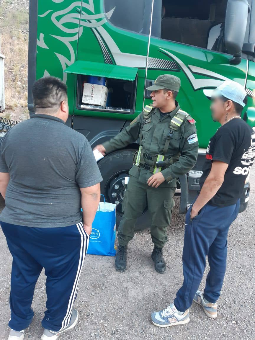 La carga también estaba en la caja donde se guardan las herramientas. / Gentileza Gendarmería Nacional.