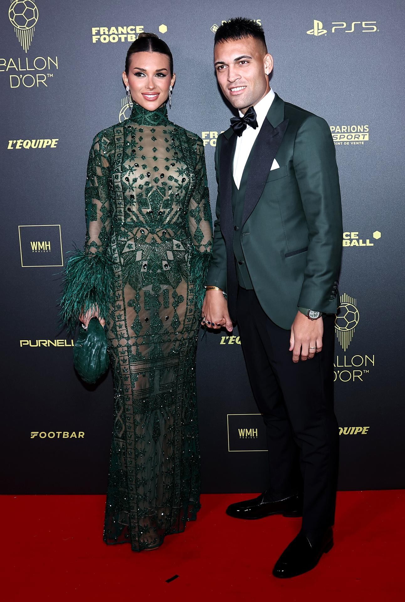 París (Francia), 30/10/2023.- El Inter de Milán y el delantero Lautaro Martínez (R) y su esposa, Agustina Gandolfo, en la ceremonia del Balón de Oro 2023 en el Teatro du Chatelet de París, Francia, el 30 de octubre de 2023. (Francia) EFE/EPA/MOHAMMED BADRA