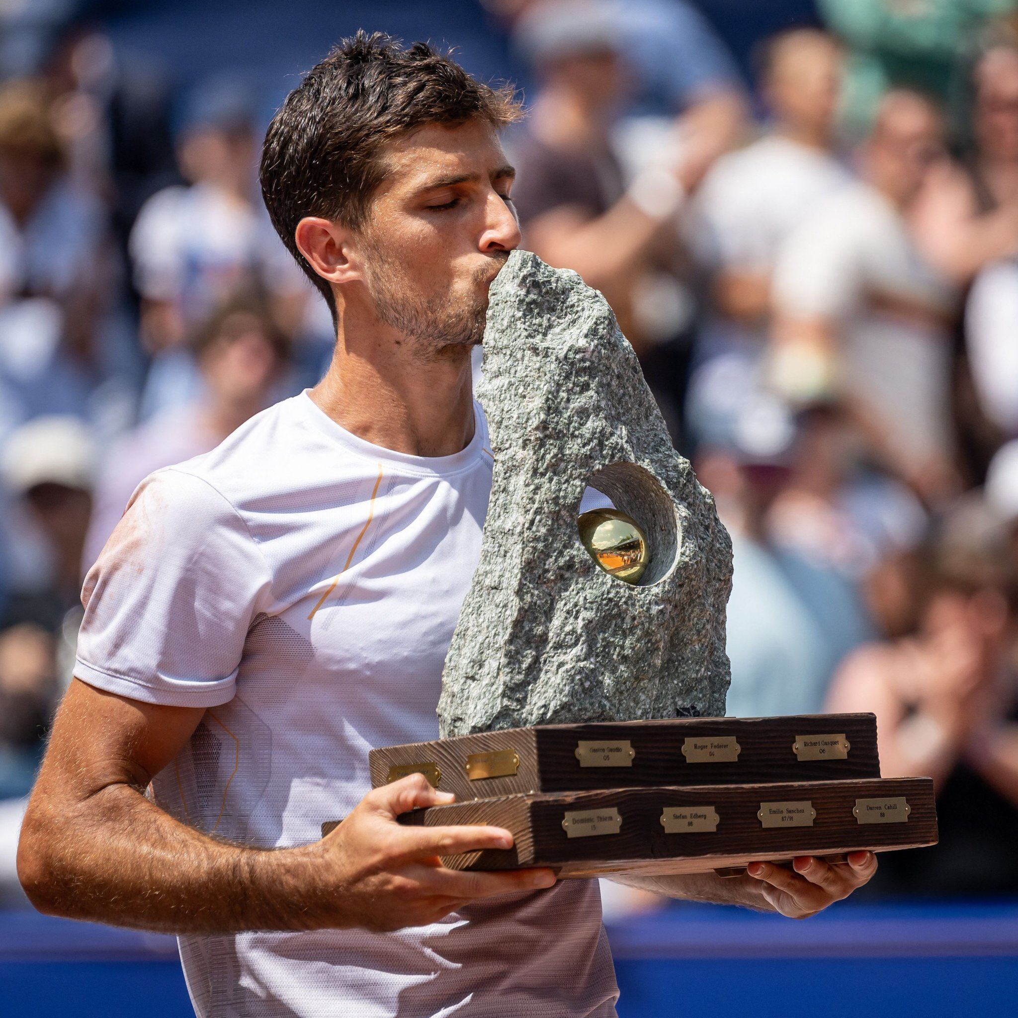 Pedro Cachin ganó su primer título ATP. Foto: Twitter.