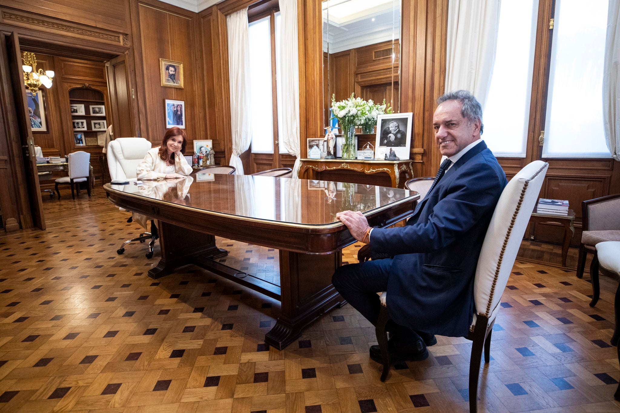 Cristina Kirchner se reunió con Daniel Scioli en el Senado.