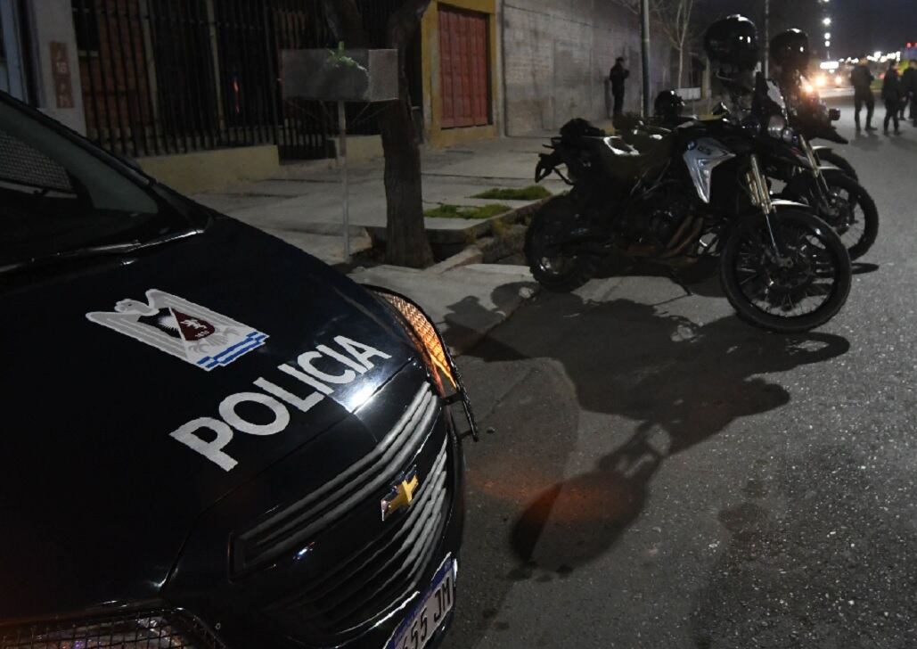 Frenó el auto por una falla en Maipú, lo golpearon con una piedra en la cabeza y lo asaltaron: 3 detenidos. Foto: Archivo Los Andes