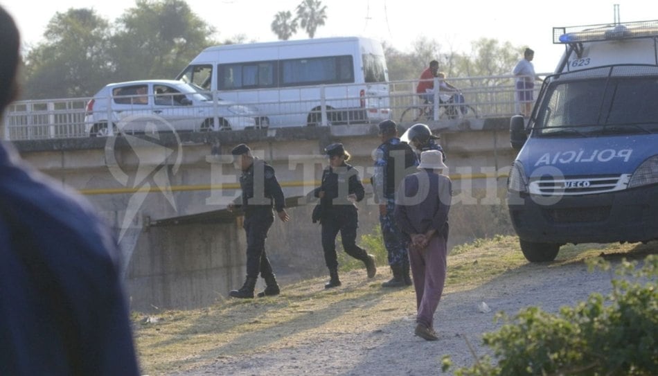 Horror en Salta: hallaron el cuerpo de una mujer debajo de un puente. Foto: Pablo Yapura