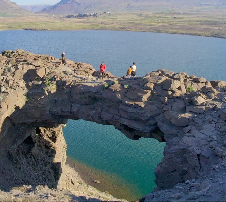 Puente de piedra en Caviahue