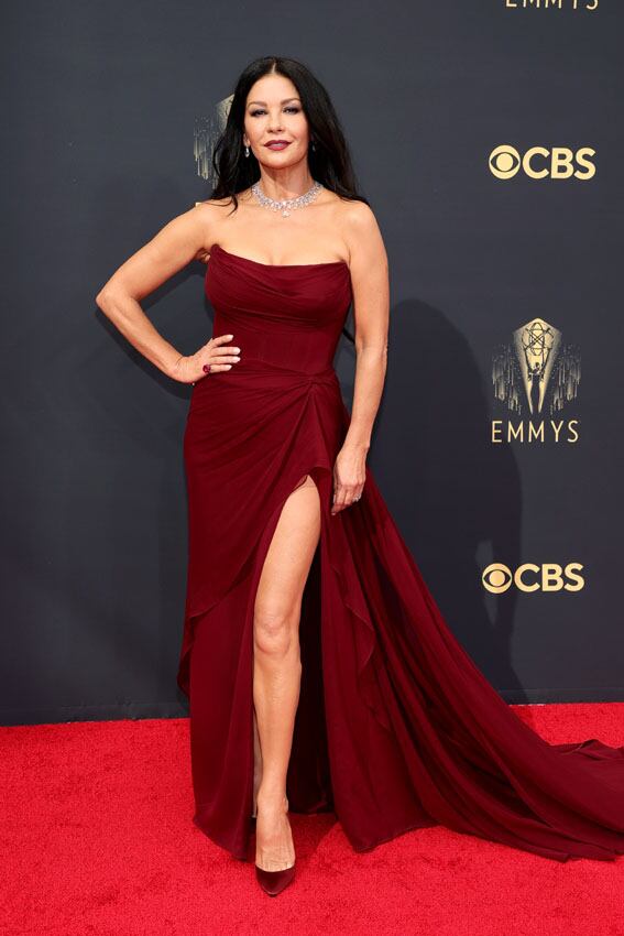 Los mejores looks de la alfombra roja de los Emmy Awards.