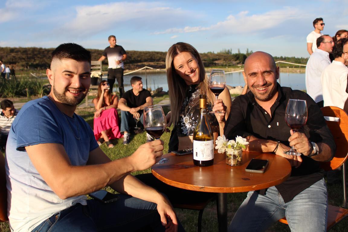 Fernando Ávila, Natalia Pagano y Mauricio Rivamar. 