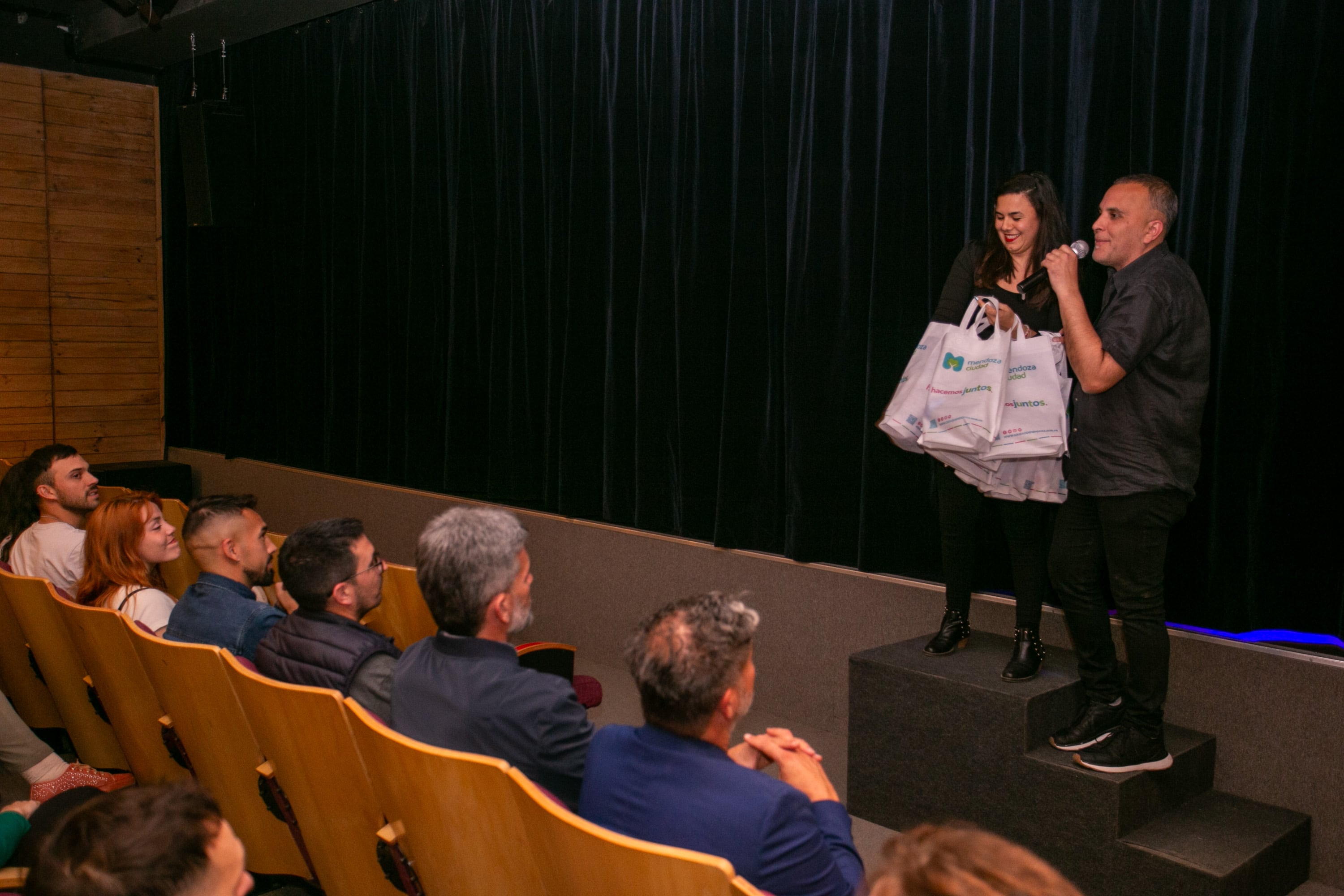 Lo mejor del teatro mendocino fue premiado en el teatro Quintanilla