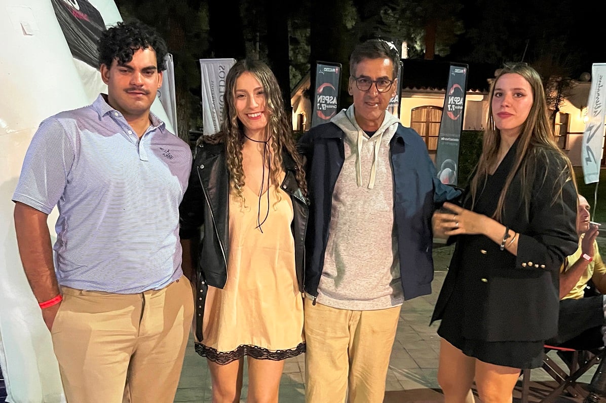 La familia Lozano, festejando y disfrutando del Golf Club Andino. / Gentileza.