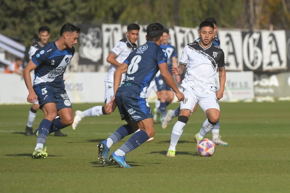 Por la fecha 22 de la zona A de la Primera Nacional, Gimnasia y Esgrima recibe a Alvarado. / Ignacio Blanco (Los Andes).