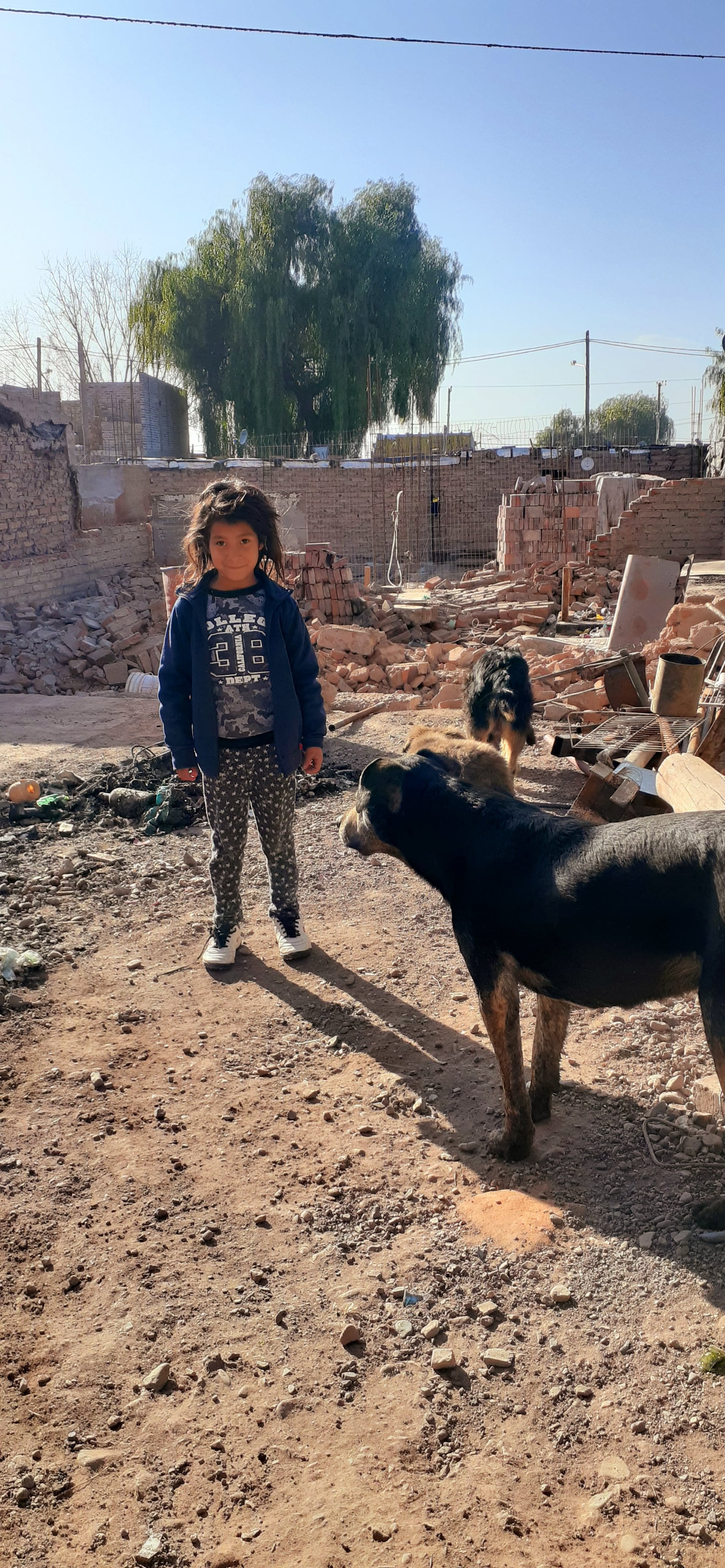 Kiara salvó a su hermana menor de las llamas que provocó la explosión de una estufa eléctrica.