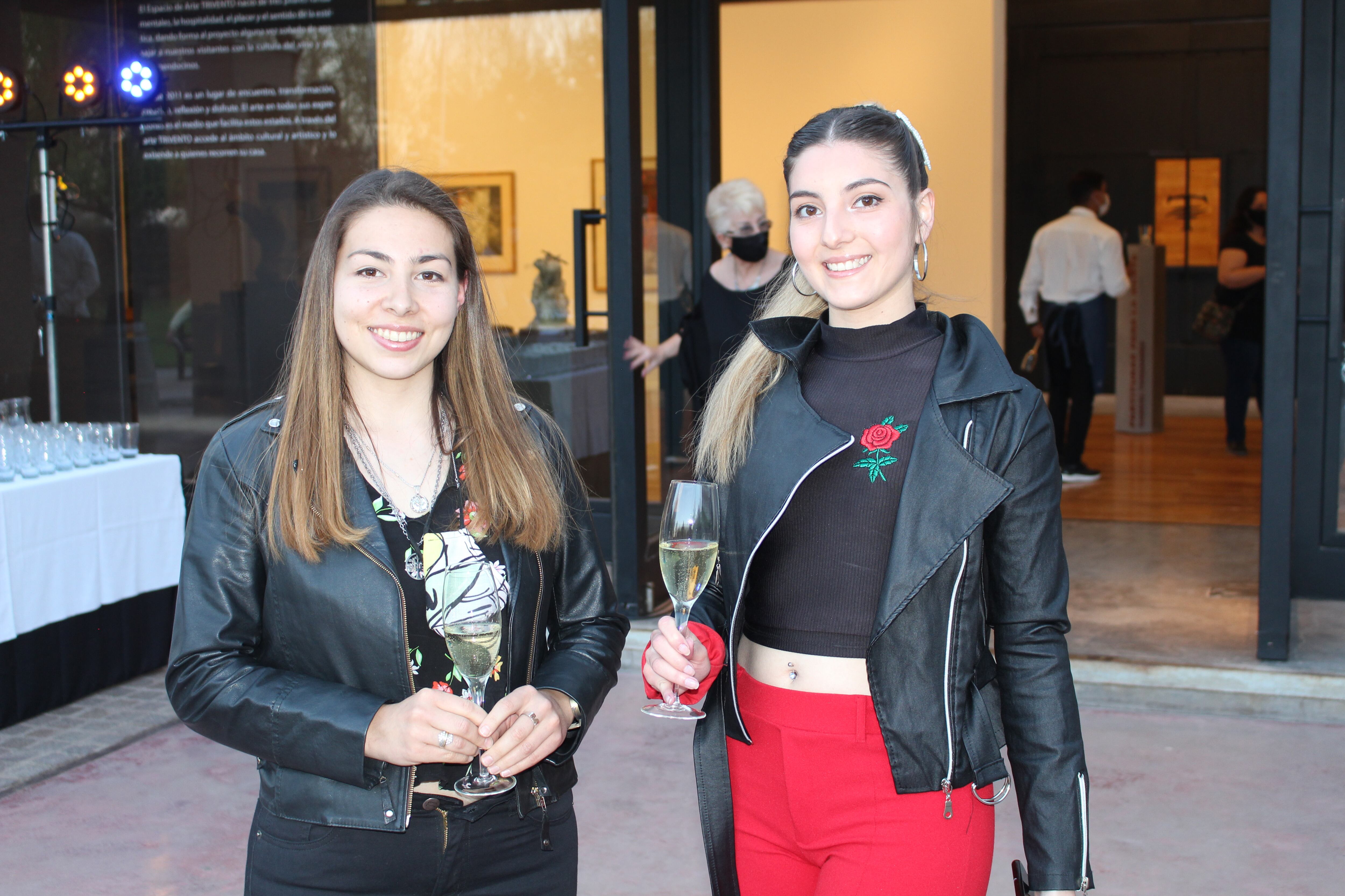 Yanel Videau y Estefanía Ledesma.