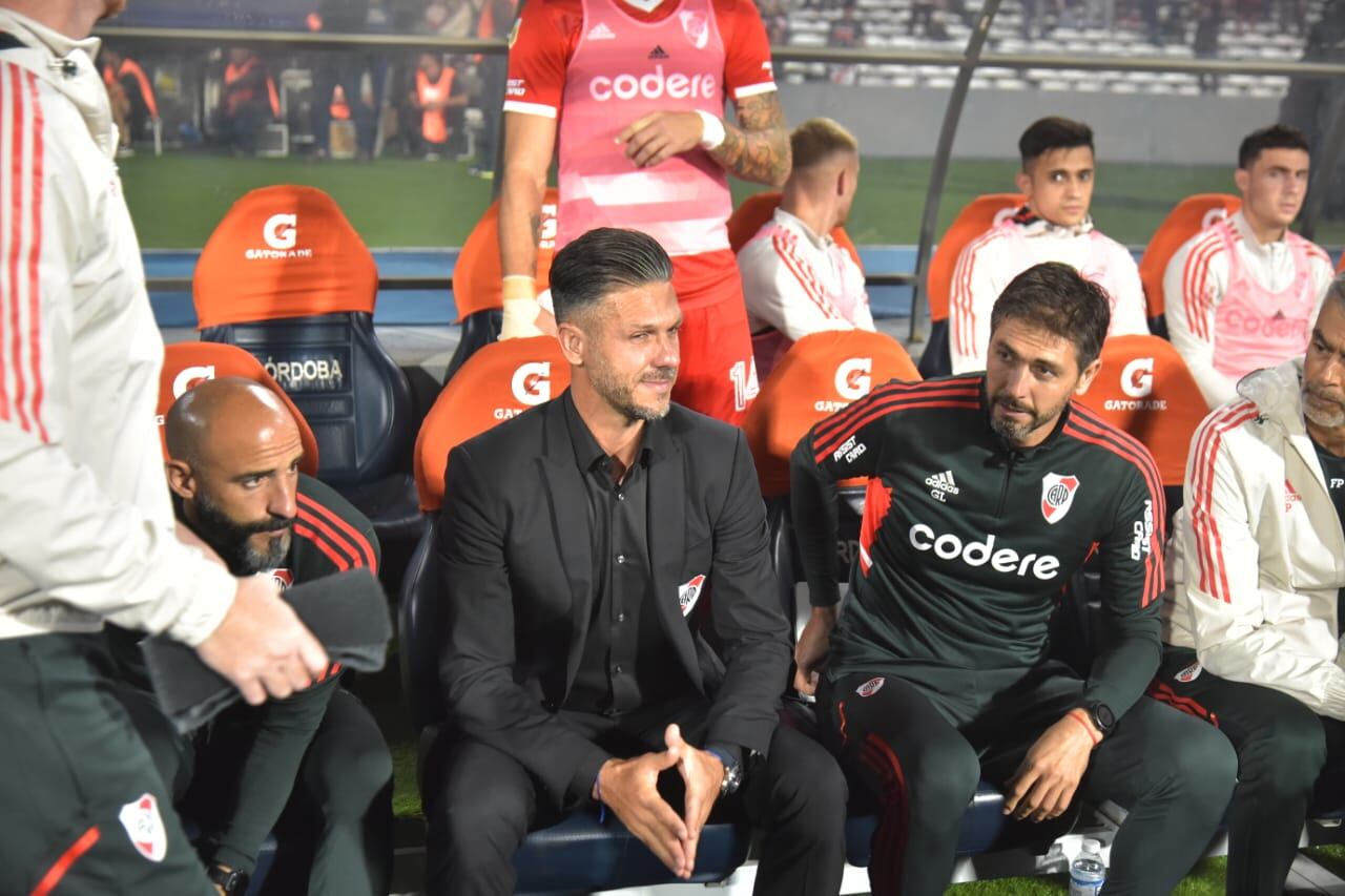 Martín Demichelis y su cuerpo técnico consideran necesario buscar un arquero si Armani no continúa más allá de diciembre. (Facundo Luque / La Voz)