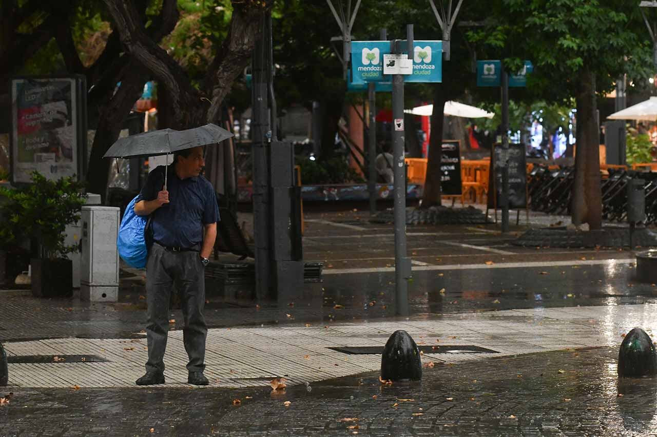 Hace más de dos meses que no llueve considerablemente en el Gran Mendoza. Foto: José Gutierrez / Los Andes
